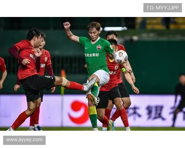 成都网球队以70分领跑挑战赛积分榜展现强劲实力和团队合作精神